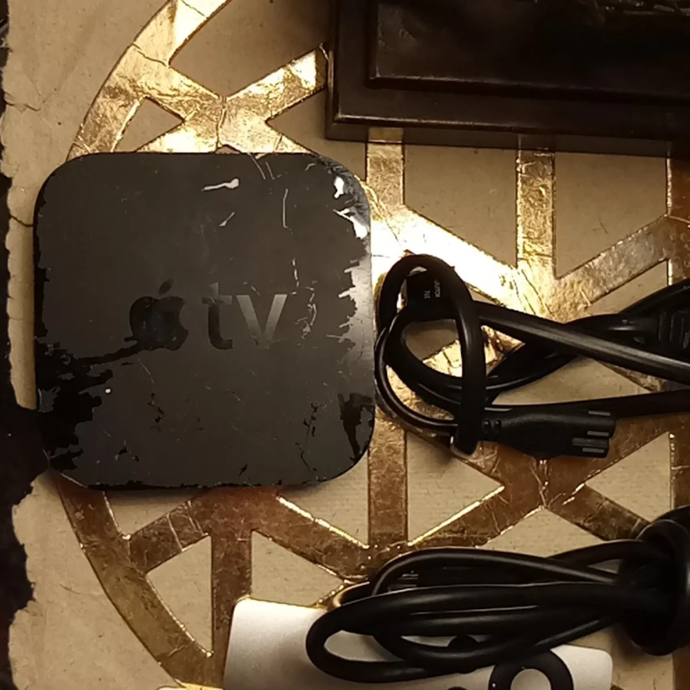 Apple TV with 2remotes&HDMI cord